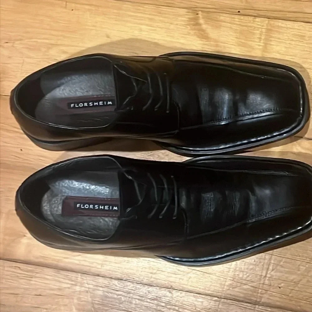 Florsheim 18454-01 Black Leather Men’s Oxford Lace Up Shoe 9D